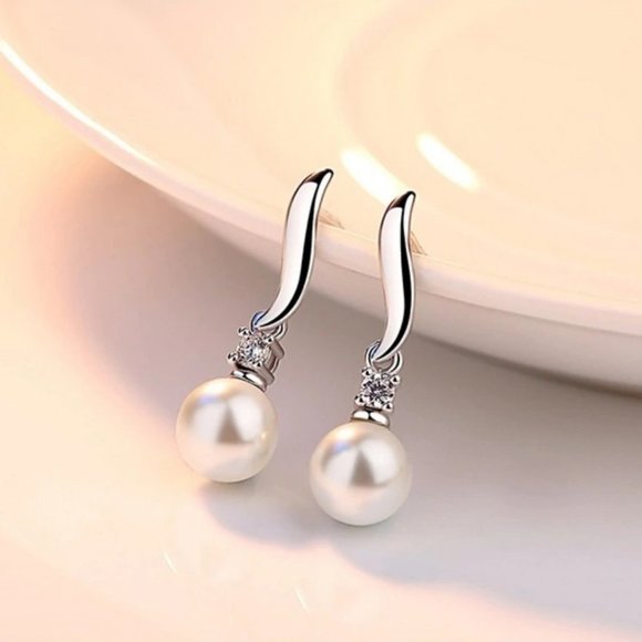 NEW 925 Sterling Silver Diamond Pearl Earrings - Picture 3 of 7